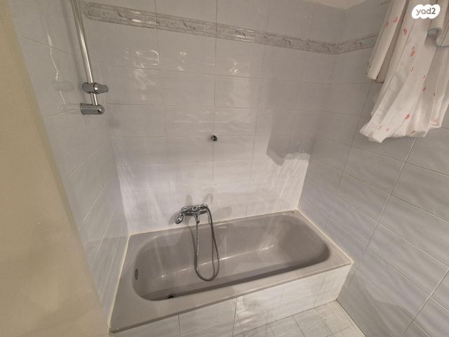 דירה, הל"ה 8, קרית ויצמן, רעננה