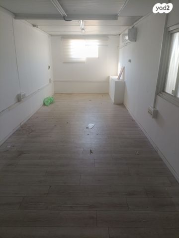 חנויות/ שטח מסחרי, חרושת 19, אזור תעשיה קרית ביאליק, אזור תעשיה צור שלום, קרית ביאליק