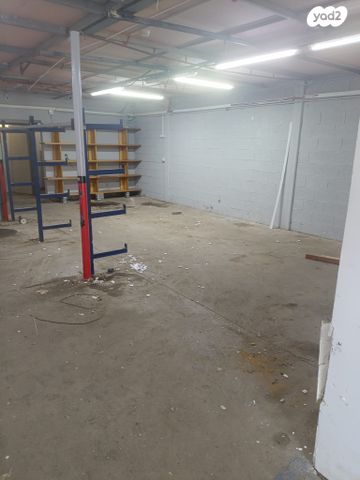 חנויות/ שטח מסחרי, חרושת 19, אזור תעשיה קרית ביאליק, אזור תעשיה צור שלום, קרית ביאליק