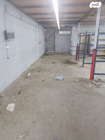 חנויות/ שטח מסחרי, חרושת 19, אזור תעשיה קרית ביאליק, אזור תעשיה צור שלום, קרית ביאליק