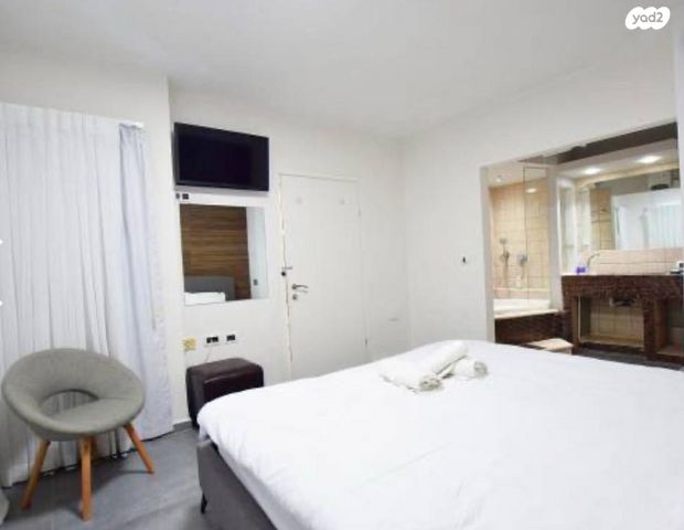 דו משפחתי, מגדל