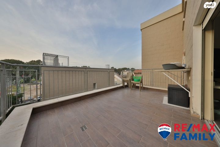 גג/ פנטהאוז, אלכסנדר זייד 56, קרית חיים מזרחית, חיפה