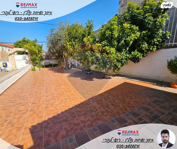 דו משפחתי, בית שאן