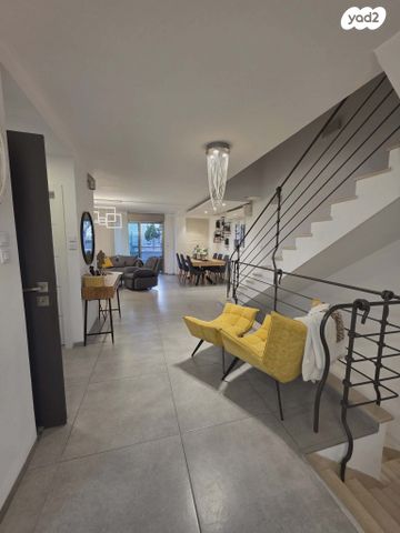 דו משפחתי, נשר, גבעת מכוש, כרמיאל