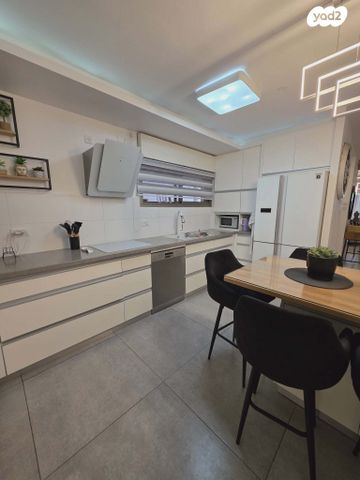 דו משפחתי, נשר, גבעת מכוש, כרמיאל