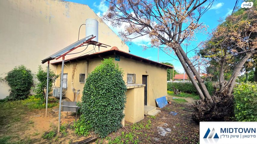 מגרשים, המעפילים 19, מעוז, כפר סבא