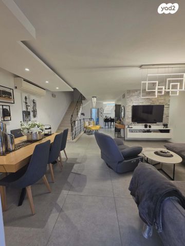 דו משפחתי, נשר, גבעת מכוש, כרמיאל