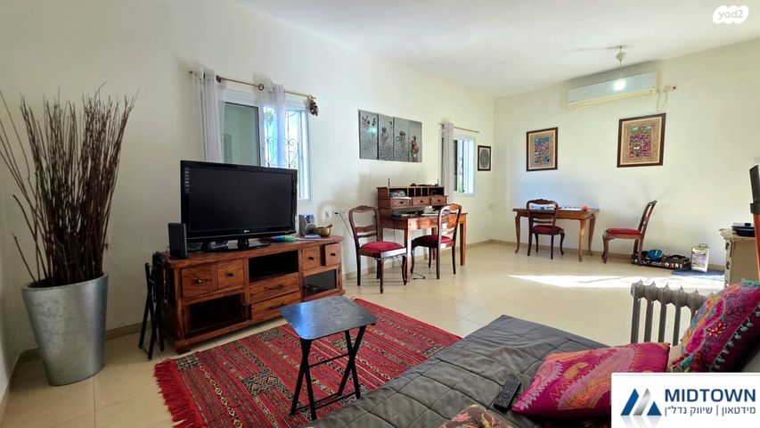 דו משפחתי, אחד העם 1, כפר סבא