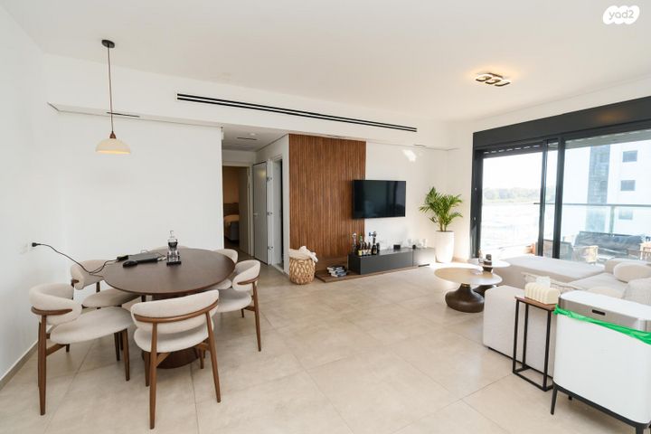 דירה, אור ים, אור עקיבא