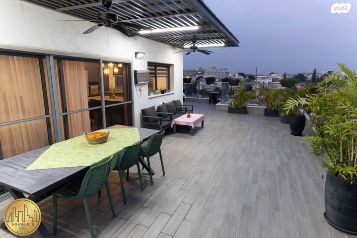 גג/ פנטהאוז, אנילביץ', ותיקים, כפר סבא