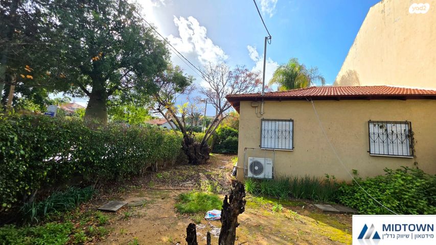 דו משפחתי, אחד העם 1, כפר סבא