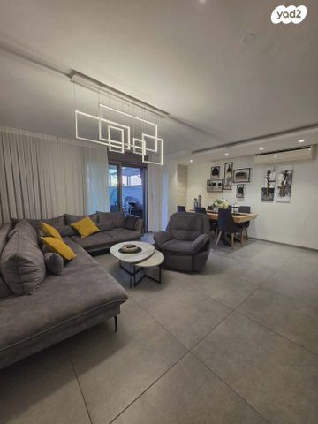 דו משפחתי, נשר, גבעת מכוש, כרמיאל