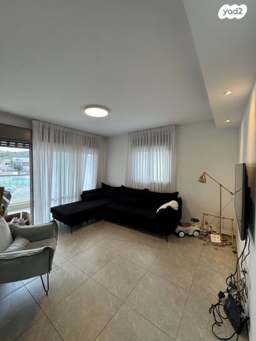 דירה, חסידה, הציפורים, מודיעין מכבים רעות