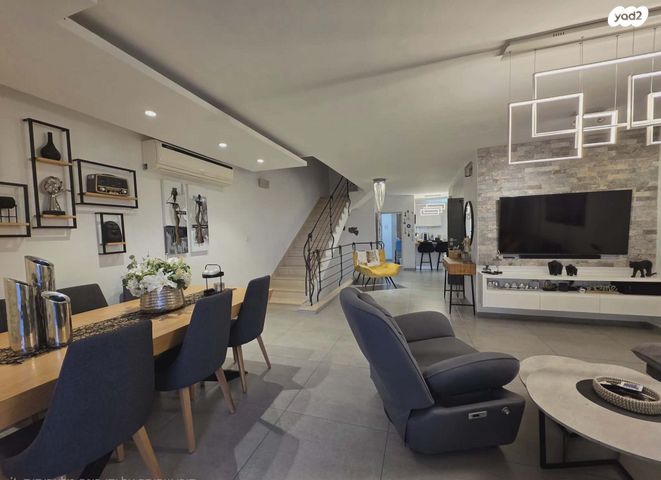 דו משפחתי, נשר, גבעת מכוש, כרמיאל