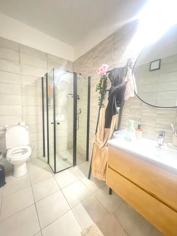 דירה, יעקב תמרי, חצרות המושבה, רחובות