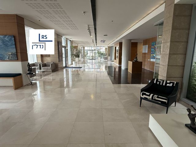 מיכאל נאמן 