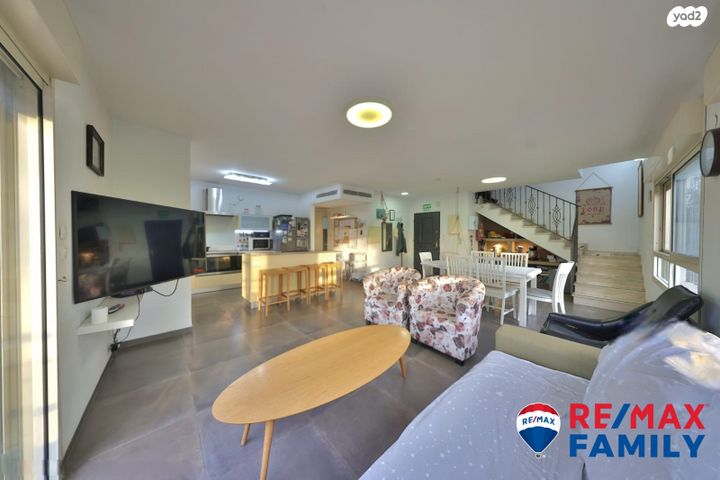 גג/ פנטהאוז, אלכסנדר זייד 56, קרית חיים מזרחית, חיפה