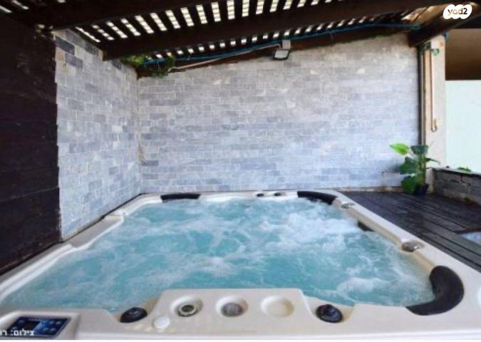 דו משפחתי, מגדל