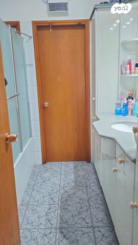 דירה, יהושע שטמפפר, פתח תקווה