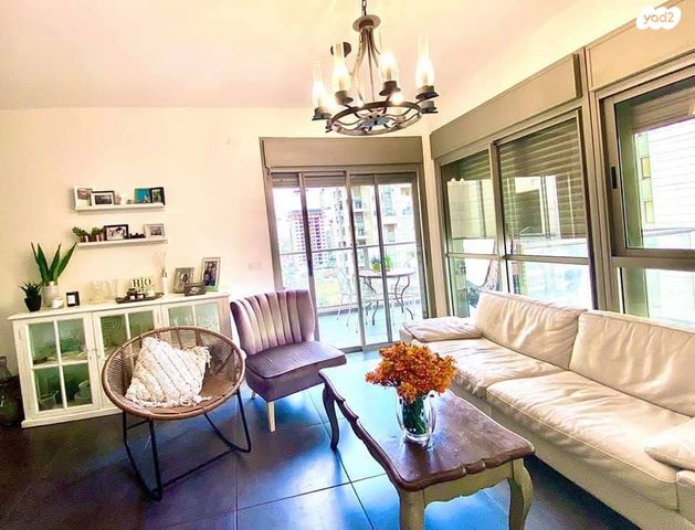 גג/ פנטהאוז, זאב וינהויז 1, ליבת העיר, יהוד מונוסון