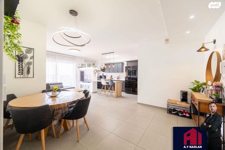 דירה, דודו דותן, הרקפות, ראשון לציון