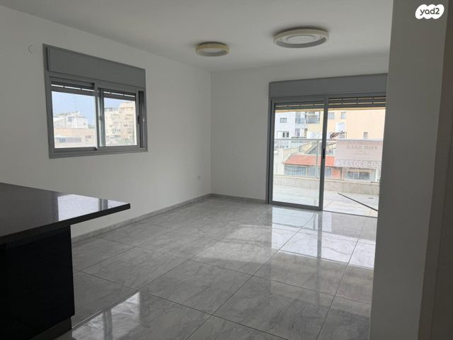 דירה, הגר"א 16, קרית הרב סלומון, פתח תקווה