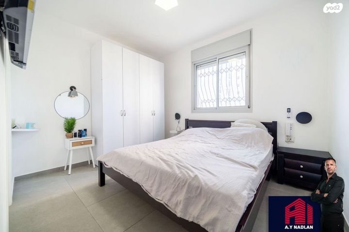 דירה, דודו דותן, הרקפות, ראשון לציון