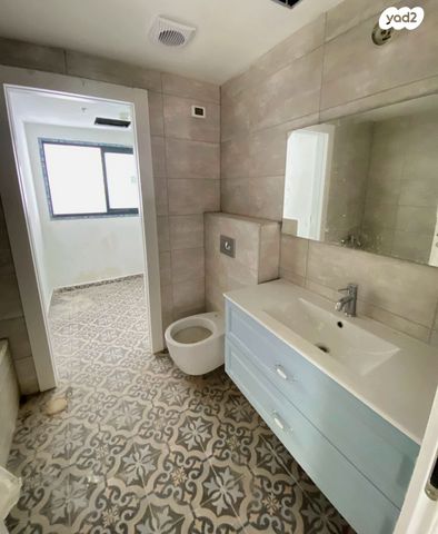 דירה, הרב הרצוג 8, צפון מערב מרכז העיר, נתניה