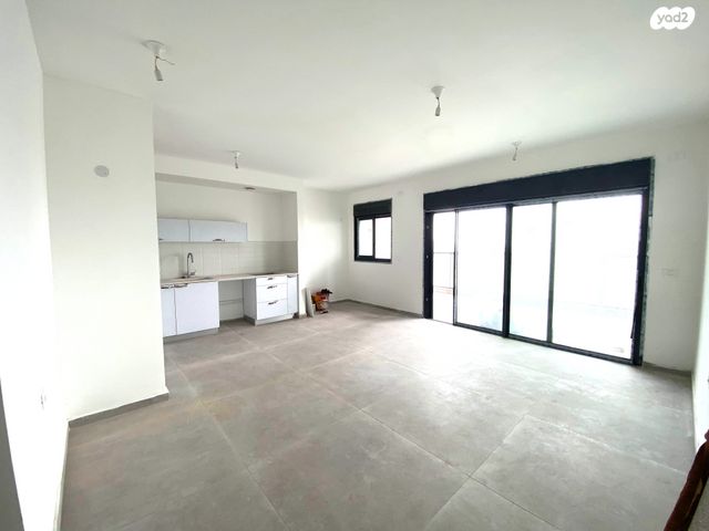 דירה, הרב הרצוג 8, צפון מערב מרכז העיר, נתניה