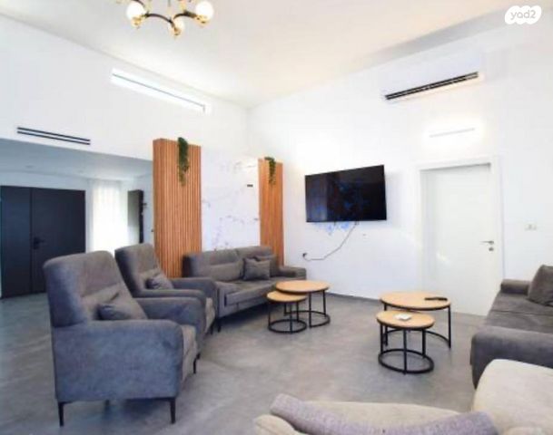 דו משפחתי, מגדל