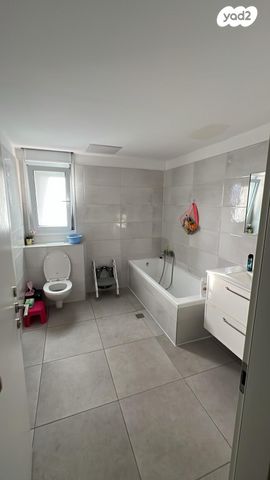 דירה, האחים, נווה שמיר רמת בית שמש ה-1, בית שמש