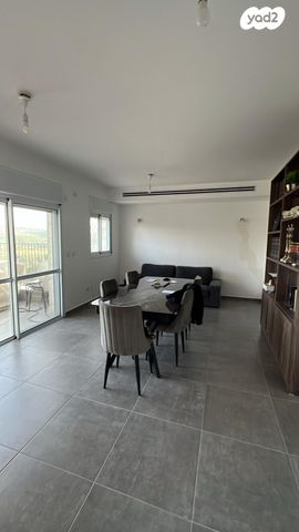 דירה, האחים, נווה שמיר רמת בית שמש ה-1, בית שמש