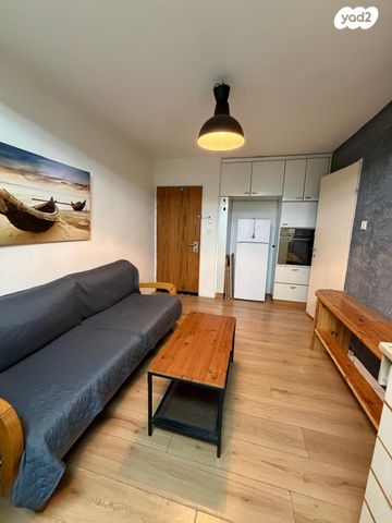 שדרות דגניה 8