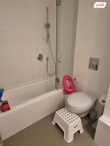 דירה, ניסים אלוני, צמרות איילון, פארק צמרת, תל אביב יפו