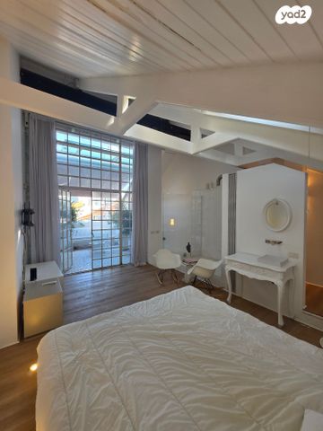 טריפלקס, שלוש, נווה צדק, תל אביב יפו