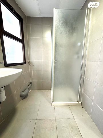 דירה, הנאמנים 12, שער פלמר, תחנת רכבת השמונה, חיפה