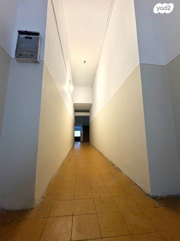 דירה, הנאמנים 12, שער פלמר, תחנת רכבת השמונה, חיפה