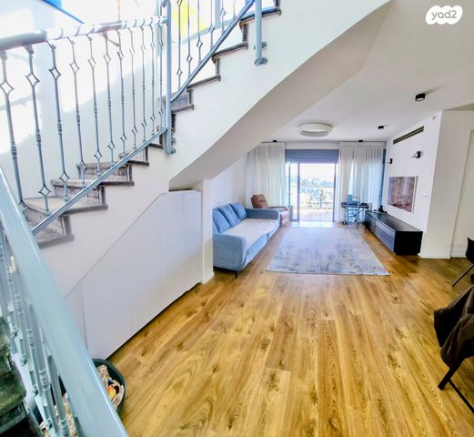 גג/ פנטהאוז, הרצליה הצעירה, הרצליה