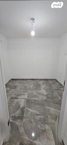 דירה, הרב עובדיה יוסף, מגדל אור, מגדל העמק