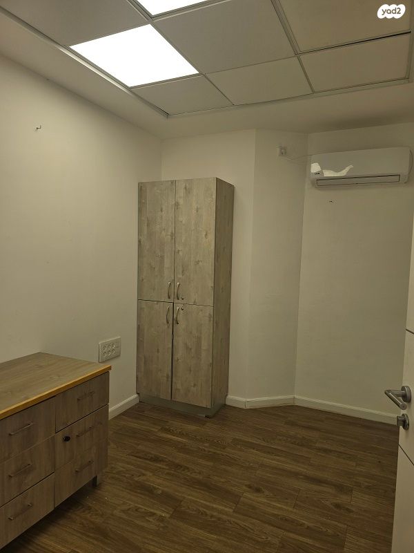 חנויות/ שטח מסחרי, יצחק רגר 8, מרכז אזרחי, באר שבע