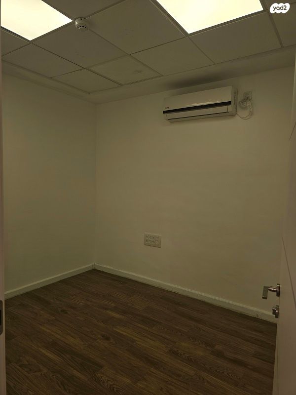 חנויות/ שטח מסחרי, יצחק רגר 8, מרכז אזרחי, באר שבע