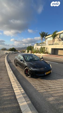 מודעת רכב טסלה מודל 3