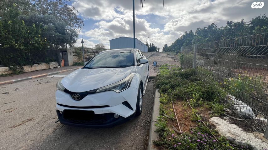 מודעת רכב טויוטה C-HR