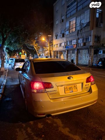 סובארו B4/לגאסי