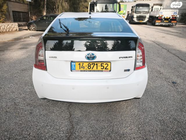 טויוטה פריוס