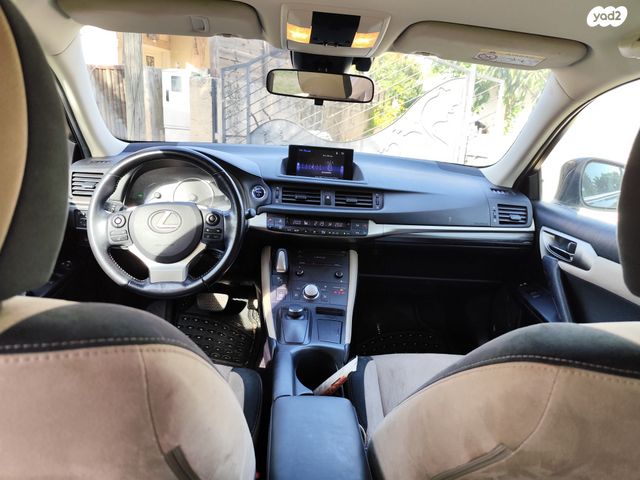 מודעת רכב לקסוס CT