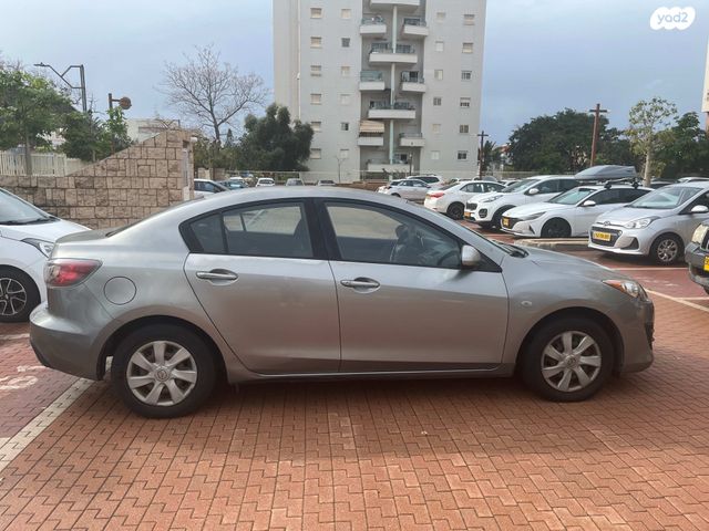 מודעת רכב מאזדה 3