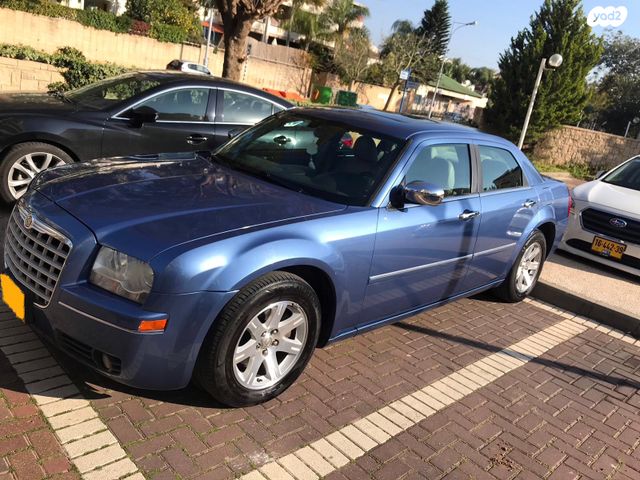 מודעת רכב קרייזלר 300