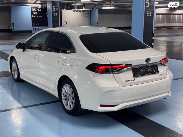 טויוטה קורולה