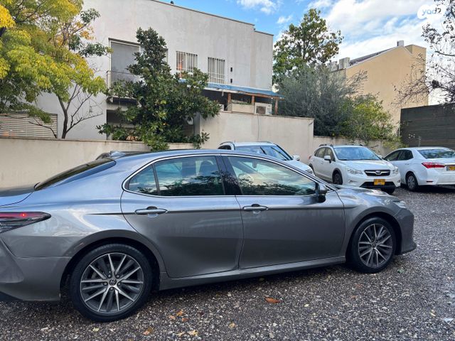 טויוטה קאמרי